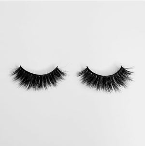 Strip lashes, lashes, false lashes, faux fur, faux fur lashes, faux mink, vegan lashes, cruelty free lashes. 