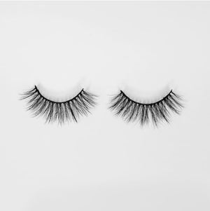Strip lashes, lashes, false lashes, faux fur, faux fur lashes, faux mink, vegan lashes, cruelty free lashes, wedding lashes.